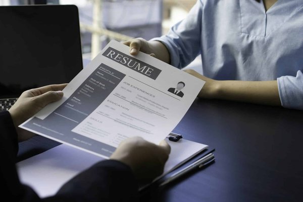 Modèle de CV professionnel et attirant pour les chercheurs d'emploi